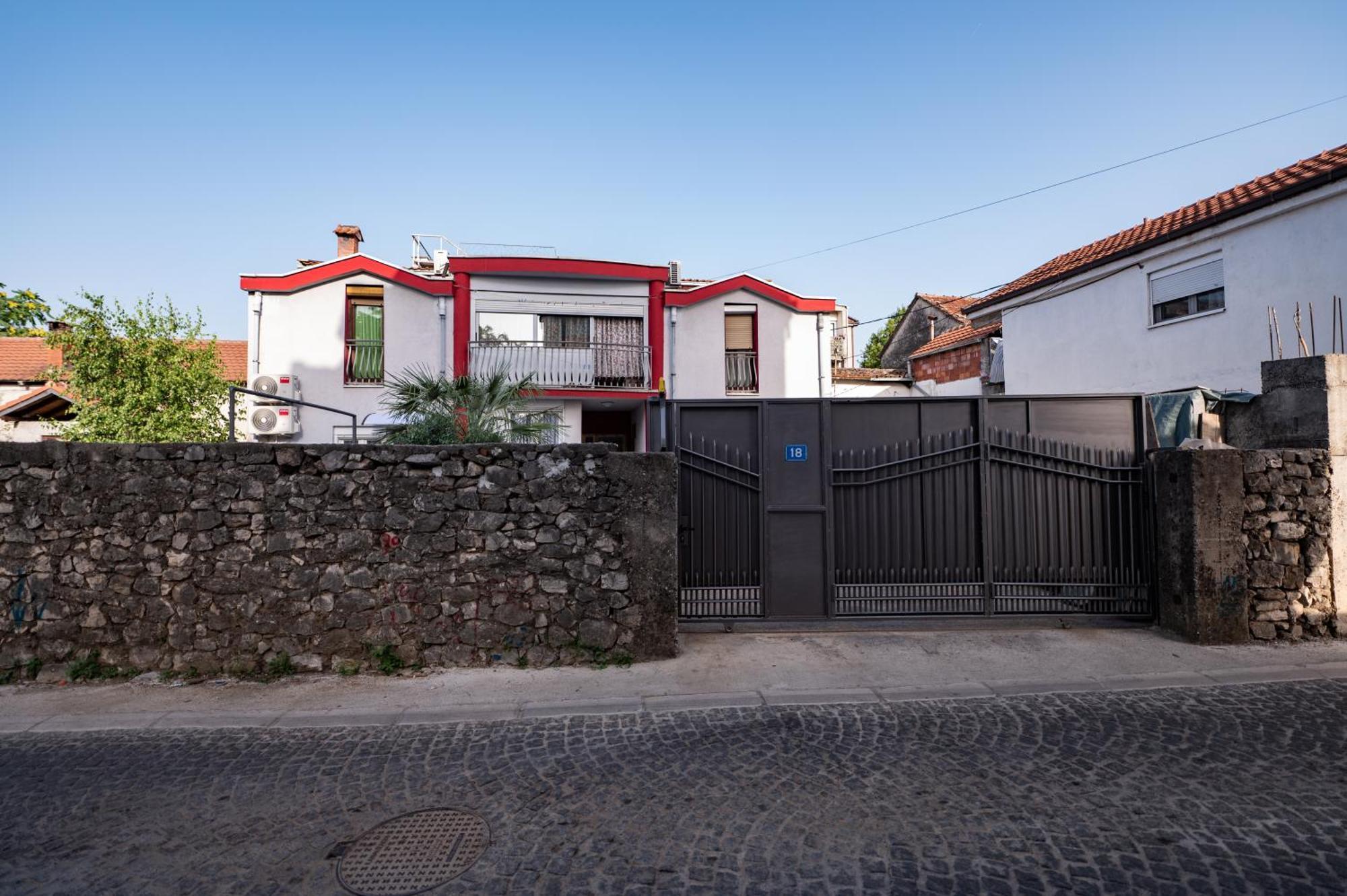 Apartmani Kaan Podgoriţa Exterior foto