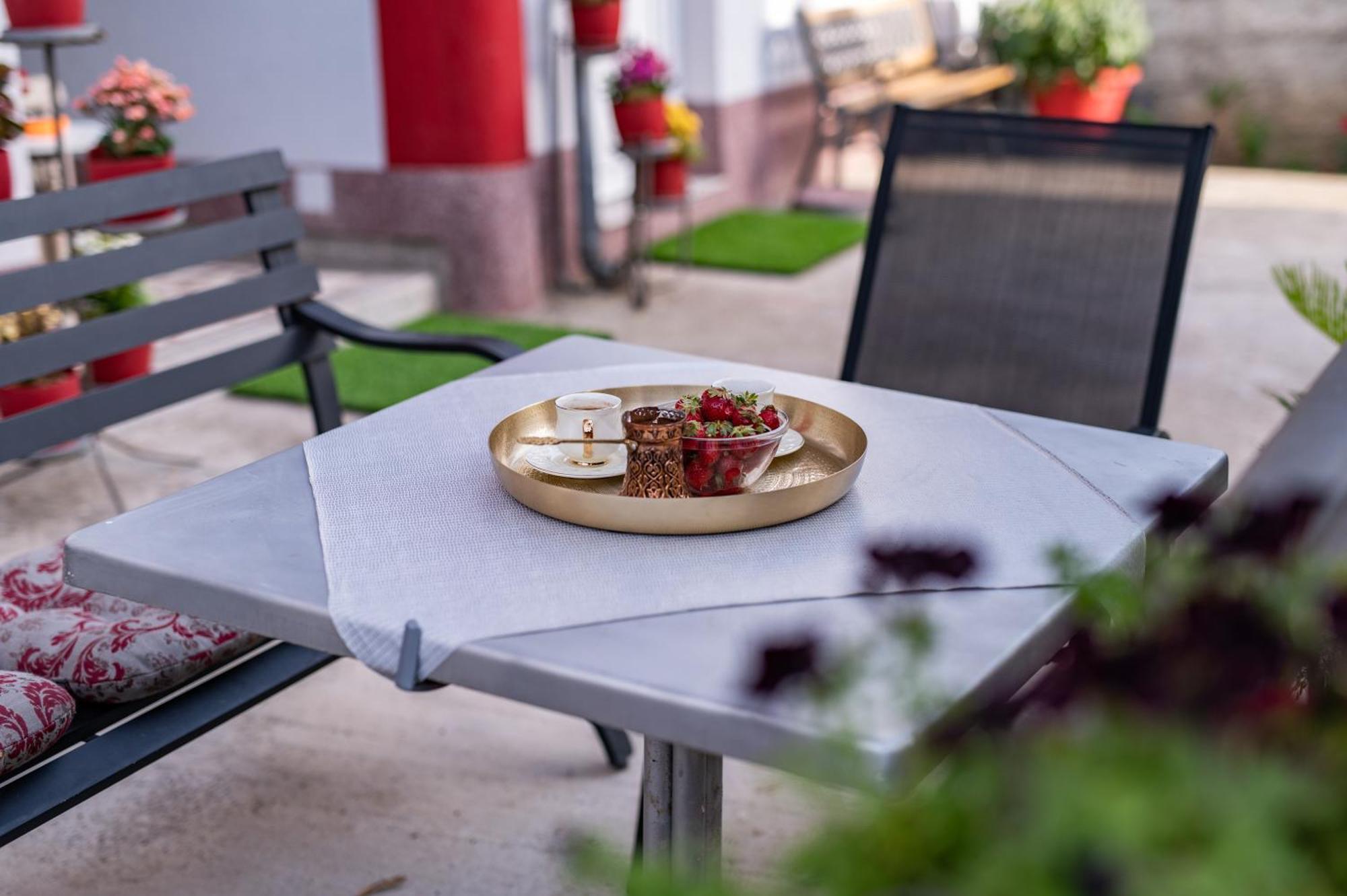 Apartmani Kaan Podgoriţa Exterior foto