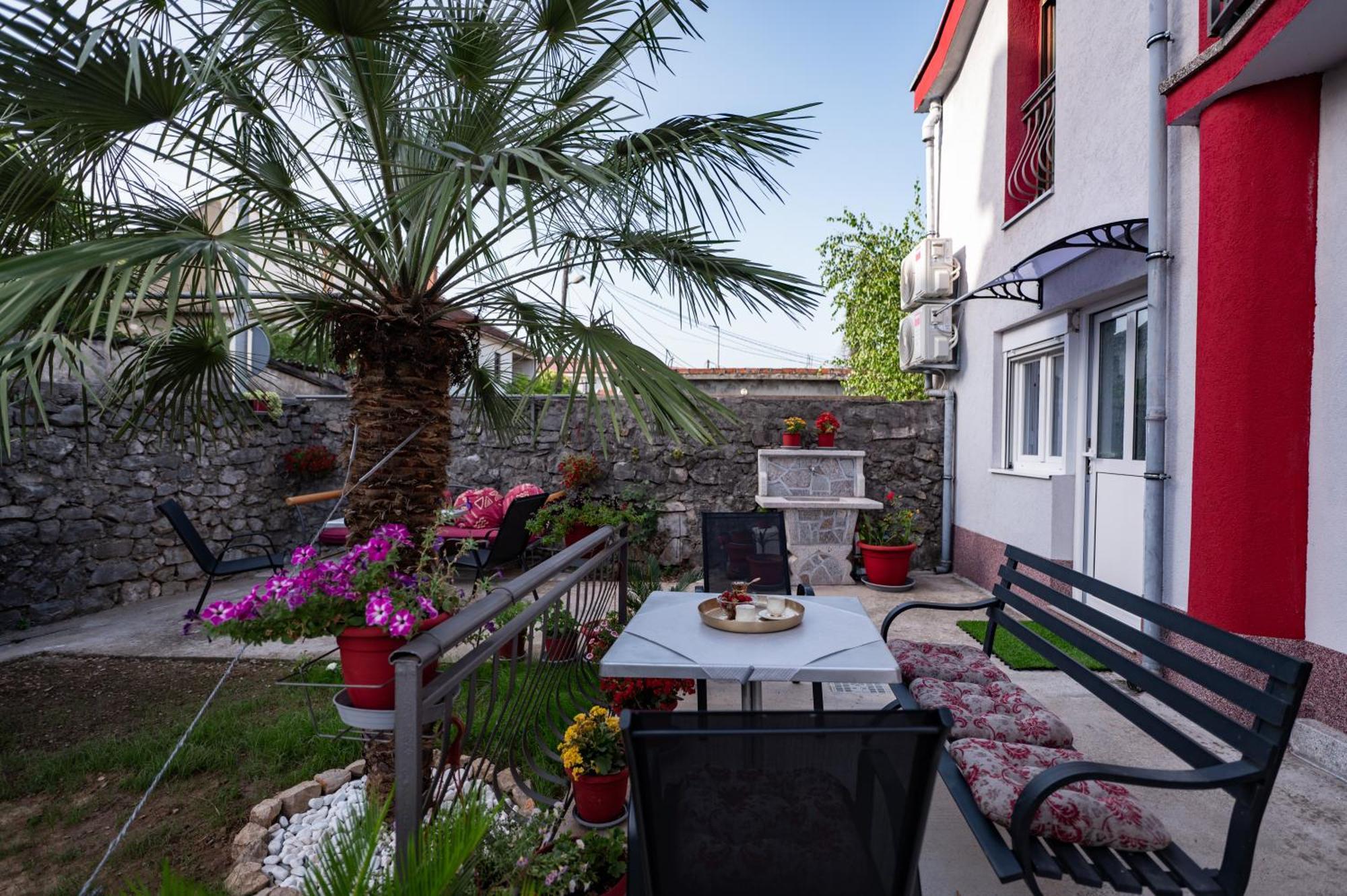 Apartmani Kaan Podgoriţa Exterior foto