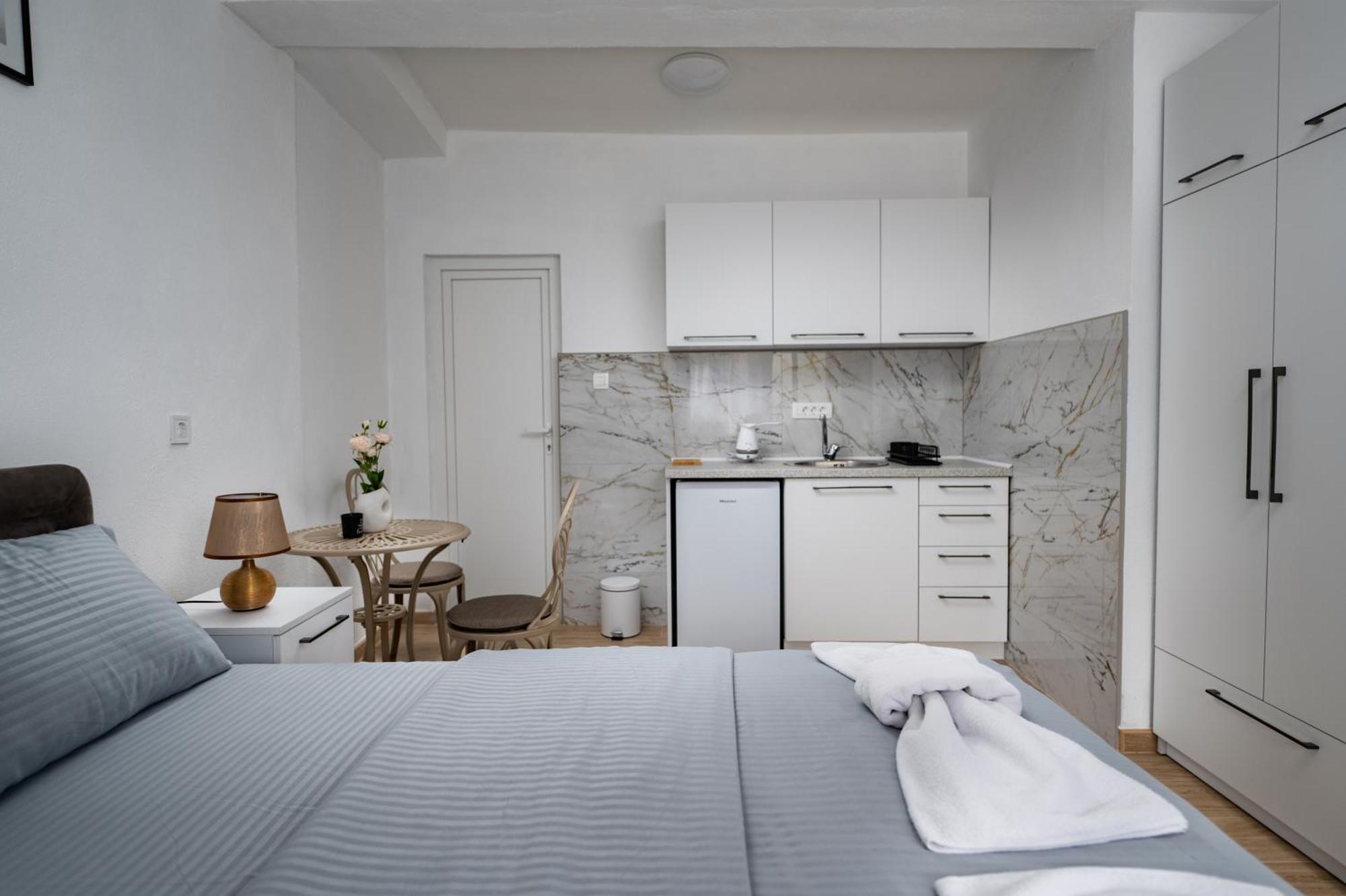 Apartmani Kaan Podgoriţa Exterior foto